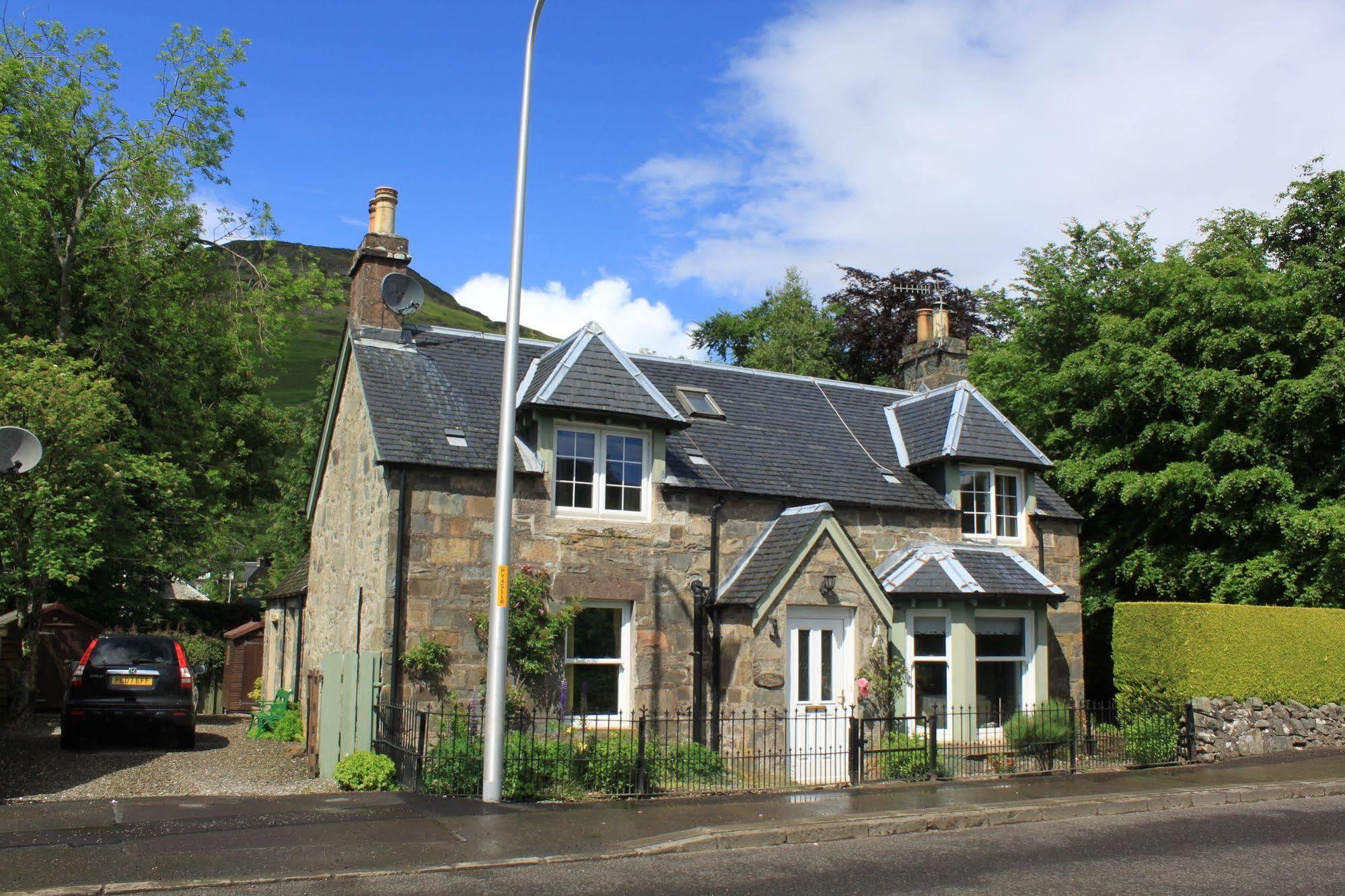 Glenalbyn Cottage Saint Fillans Exterior photo