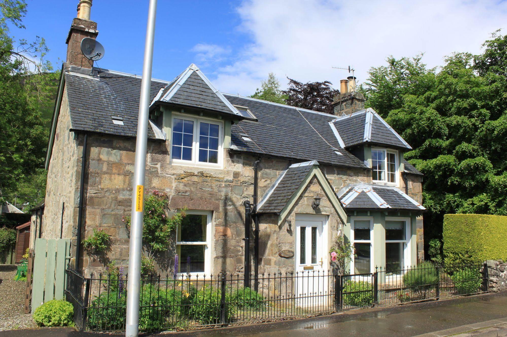 Glenalbyn Cottage Saint Fillans Exterior photo