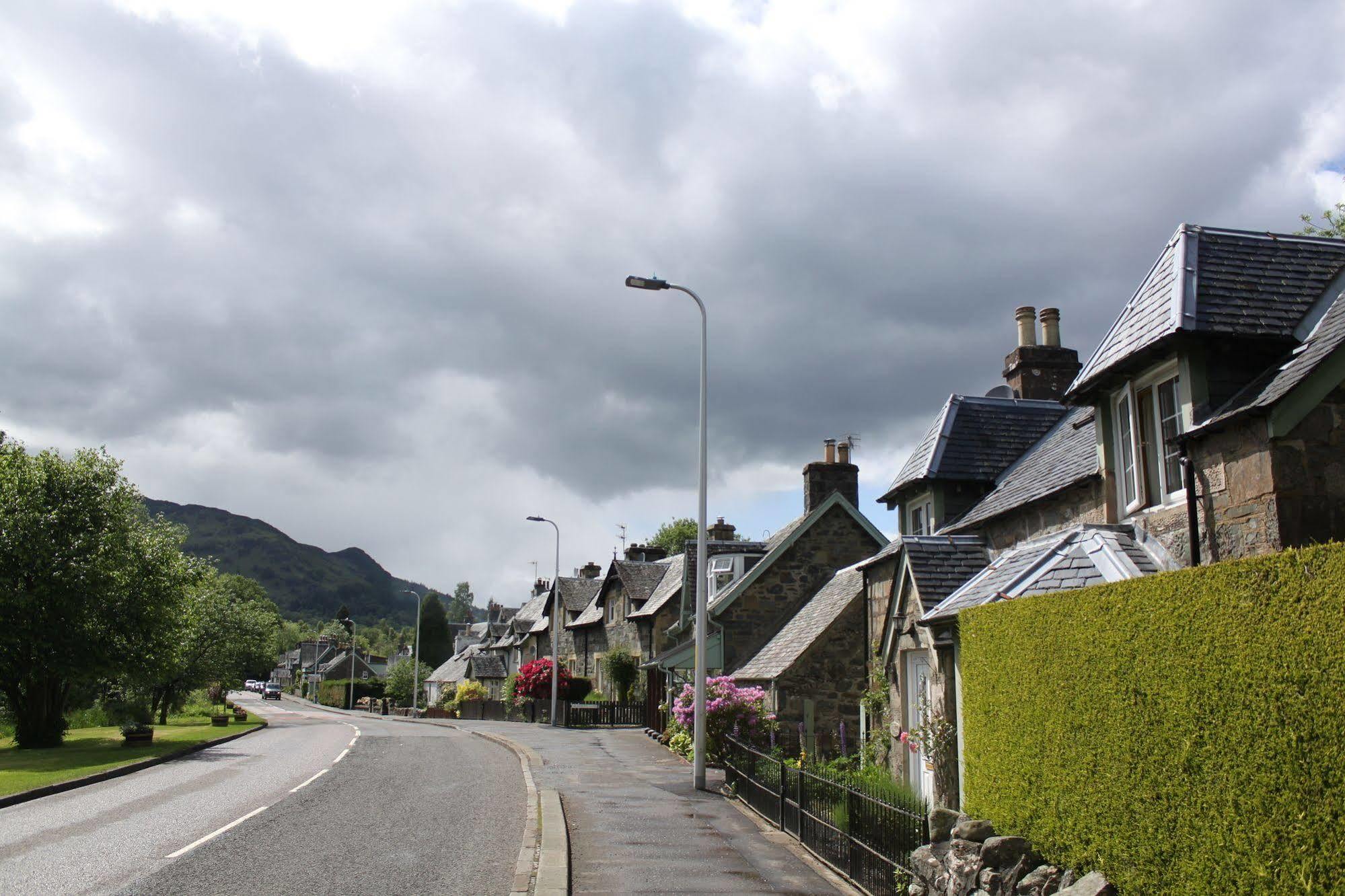 Glenalbyn Cottage Saint Fillans Exterior photo